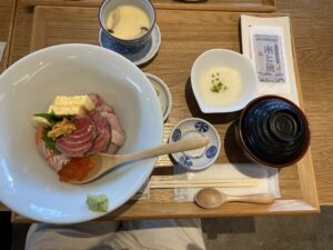 米と魚 新宮 メニュー うおすけ丼