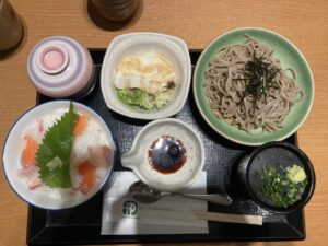 おさかな家族（旧 雑魚屋）　福津　ミニ丼膳